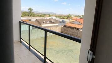 Espacio para trabajar con laptop y wifi gratis