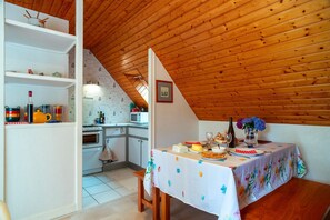 Réfrigérateur, micro-ondes, four, lave-vaisselle