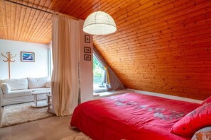 1 bedroom, free WiFi, bed sheets