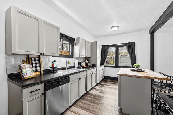 Microonde, forno, piano cottura, lavastoviglie