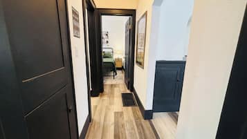 4 chambres, fer et planche à repasser, Wi-Fi, draps fournis