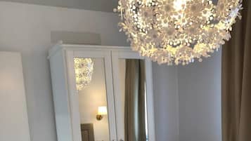 1 habitación, tabla de planchar con plancha, wifi y ropa de cama