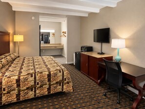 Free WiFi, bed sheets - expressway inn (Nashville)