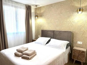 2 makuuhuonetta, silitysrauta/-lauta, Wi-Fi, vuodevaatteet