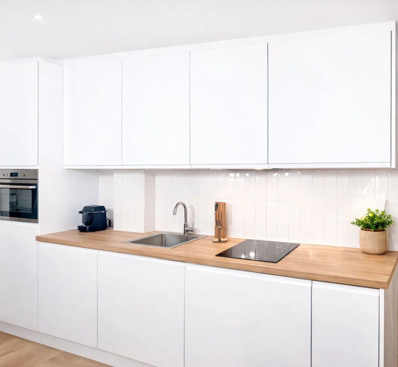 Estúdio premium, vista para o pátio | Cozinha privada | Máquina de café expresso, chaleira elétrica, torradeira, freezer