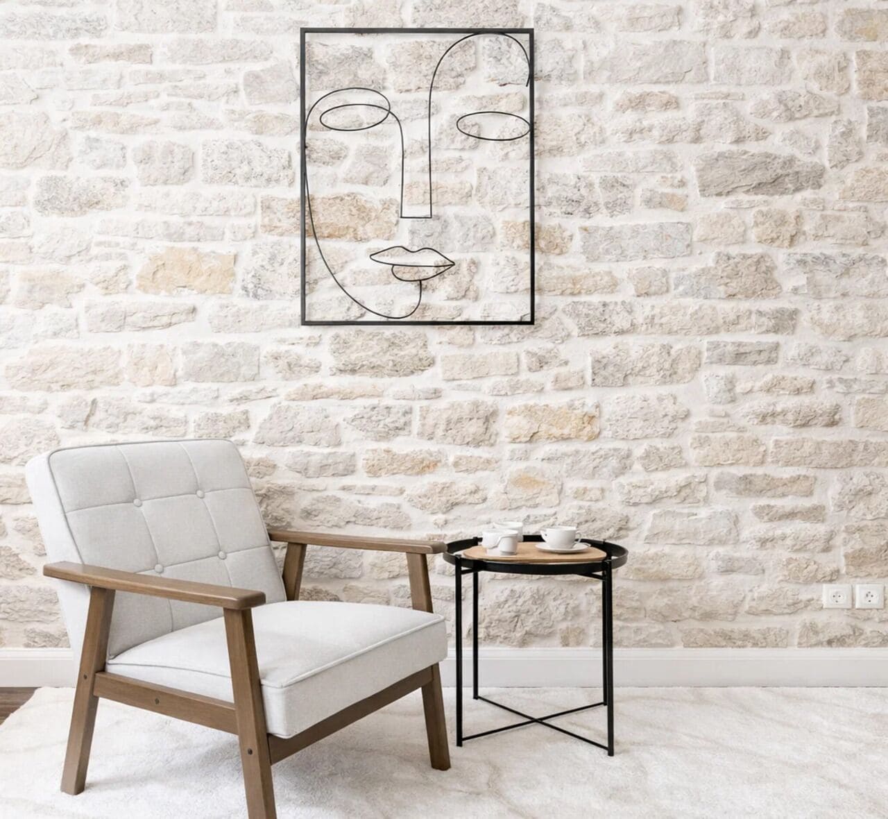 Studio Premium, vue cour intérieure | Coin séjour | TV connectée de 80 cm avec chaînes numériques