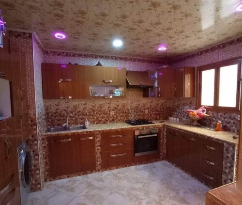 2 bedroom apartment with a living room . Space for up to ten people.