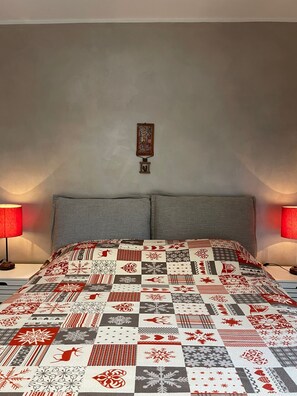 2 bedrooms, bed sheets