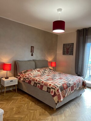 2 bedrooms, bed sheets