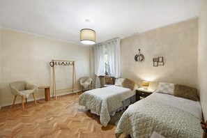 2 bedrooms, bed sheets