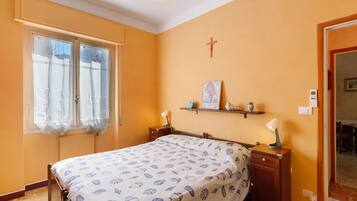 1 室のベッドルーム、アイロン / アイロン台、ベッドシーツ