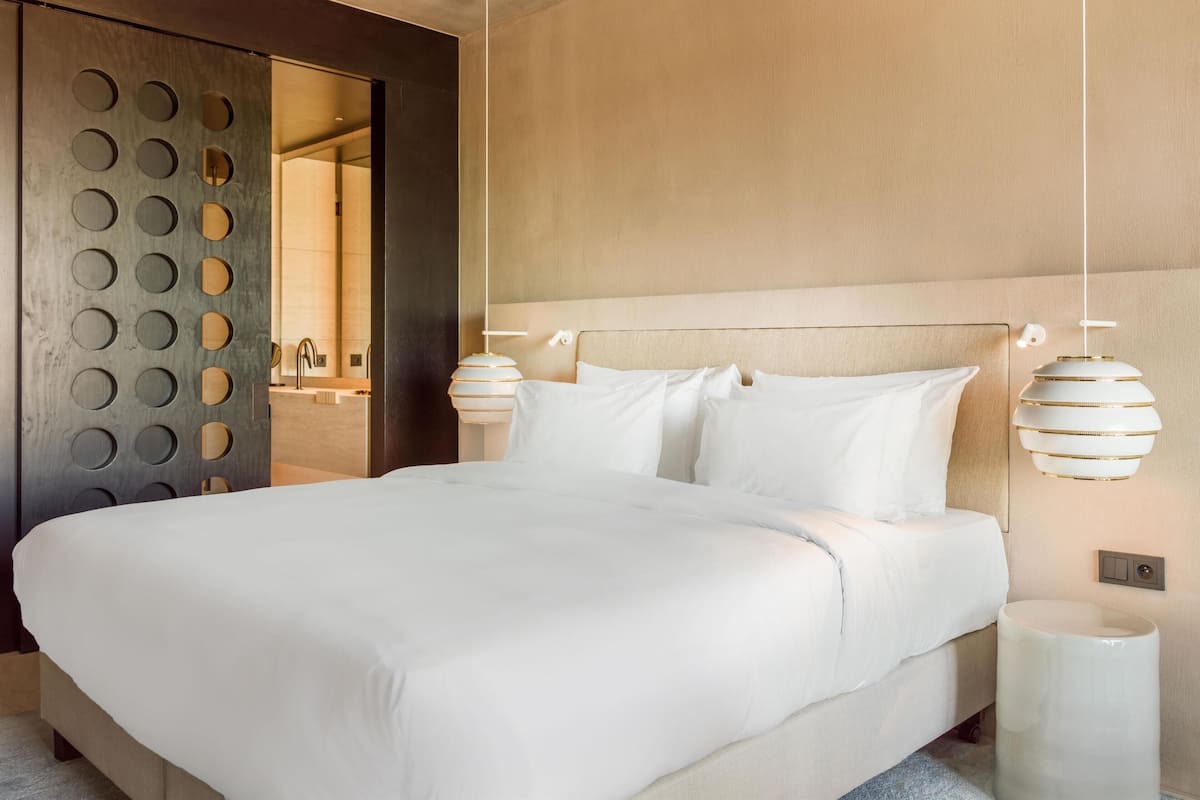 Minibar, in-room safe, desk, soundproofing