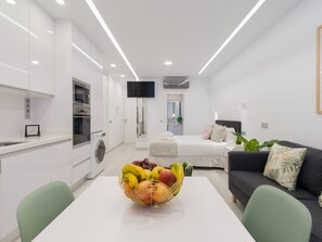 Apartment | Private kitchen - Apartment in Las Palmas by Playa de Las Canteras (Las Palmas de Gran Canaria)