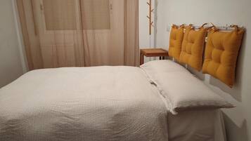4 habitaciones, tabla de planchar con plancha, wifi y ropa de cama