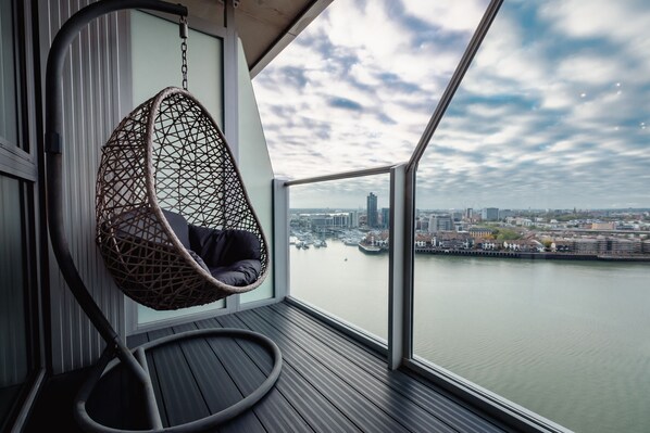 Departamento de lujo, con acceso para personas discapacitadas, baño privado | Terraza o patio