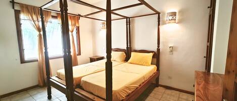 2 habitaciones, tabla de planchar con plancha, wifi y ropa de cama