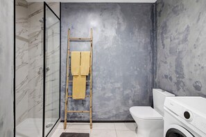 Douche, serviettes fournies