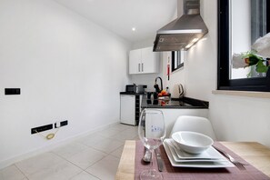 Microwave, oven, coffee/tea maker, toaster