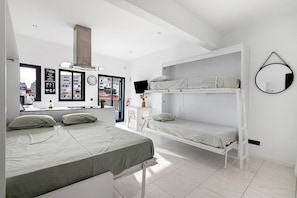 1 bedroom, WiFi, bed sheets