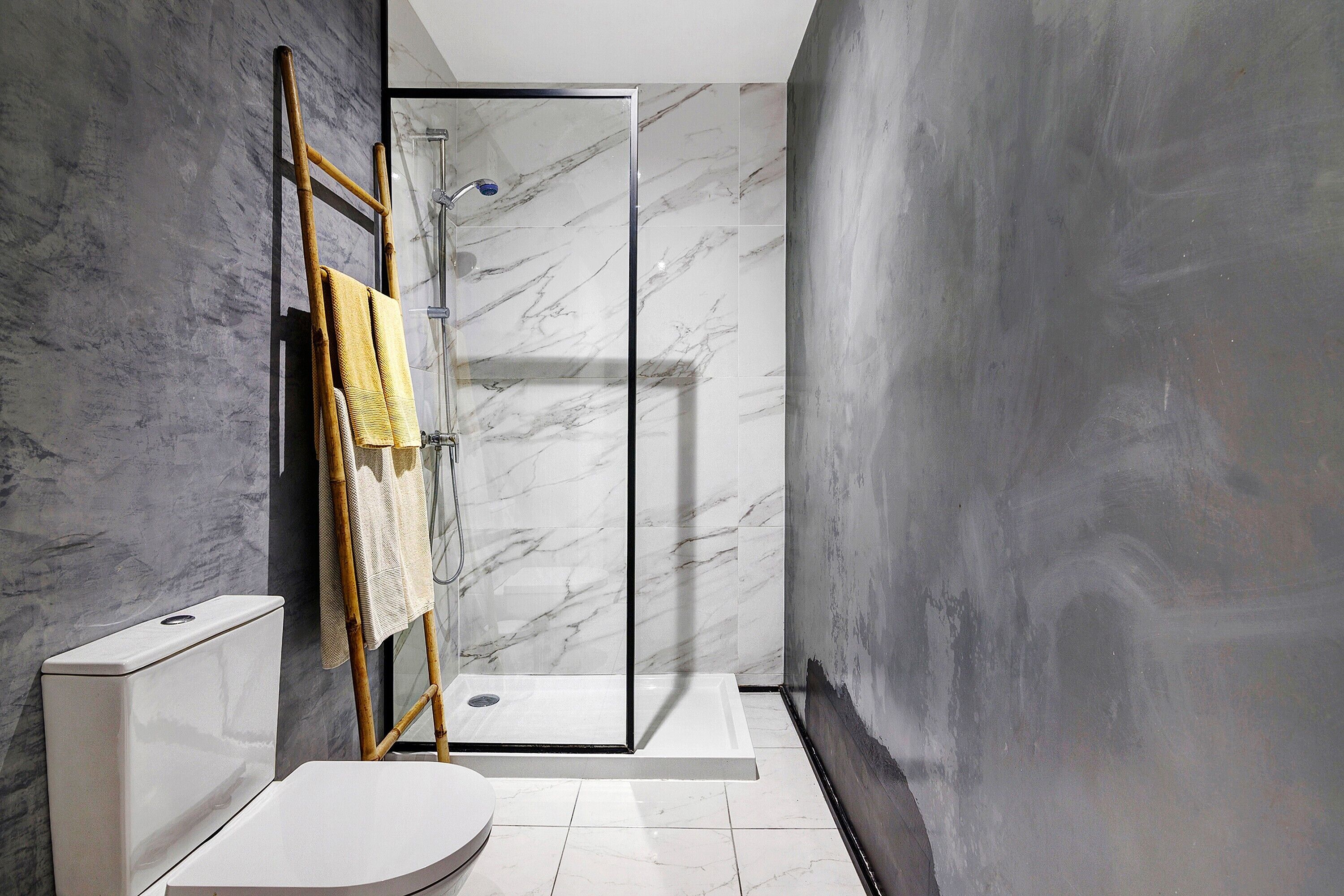 Shower, towels