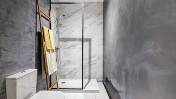 Shower, towels