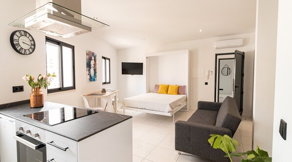 1 habitación, tabla de planchar con plancha, wifi y ropa de cama 