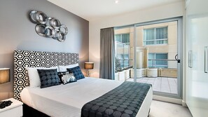 2 bedrooms, iron/ironing board, free WiFi, bed sheets - Oceanfront Luxe at The Pier (Glenelg)