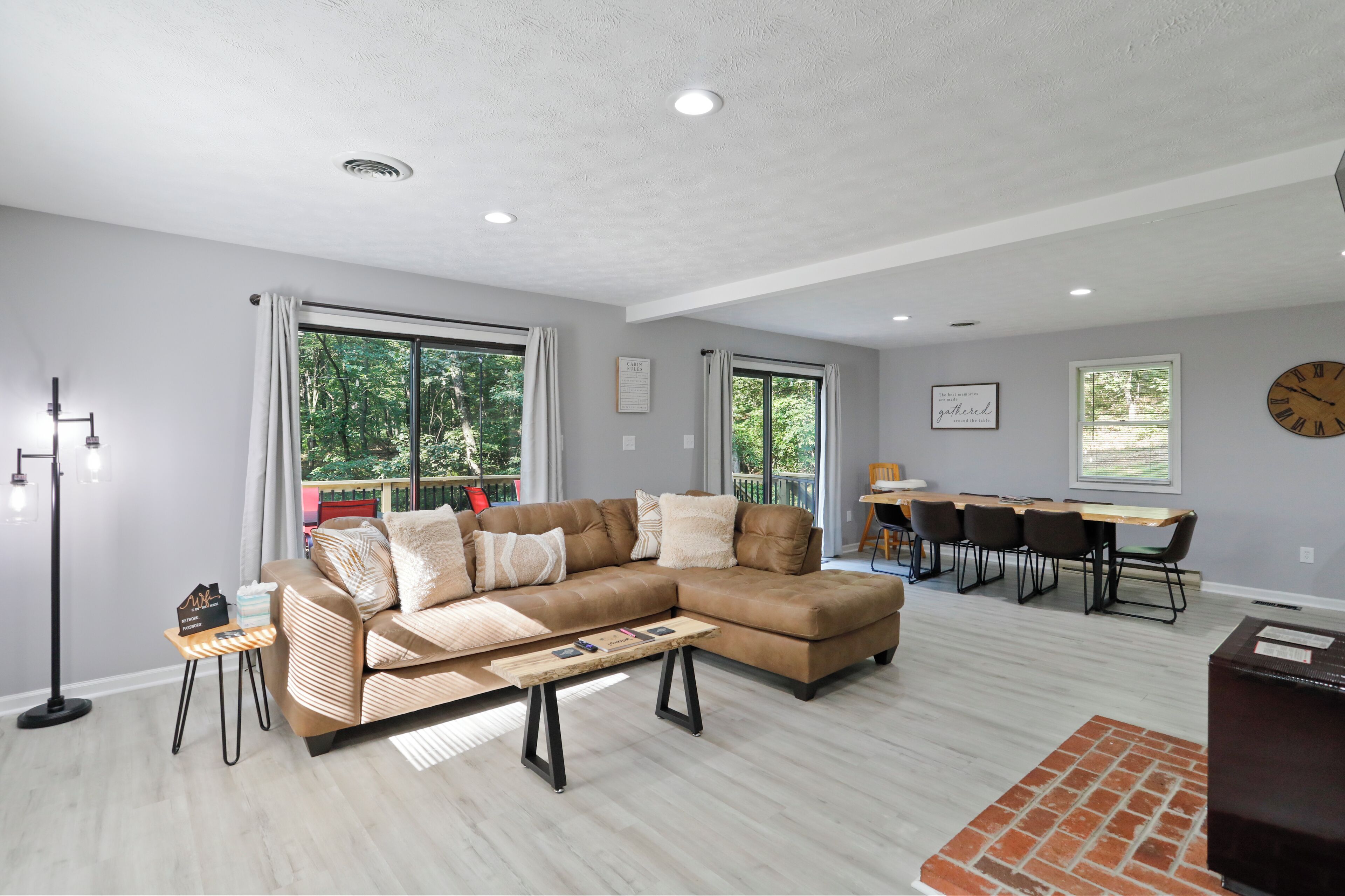 Smart TV, table tennis, books