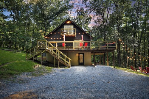 Secluded Forest Retreat w/Game Room, Fire Pit & Near Hiking + Spas