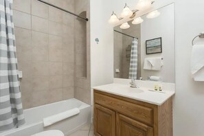 Handtücher, Seife, Toilettenpapier