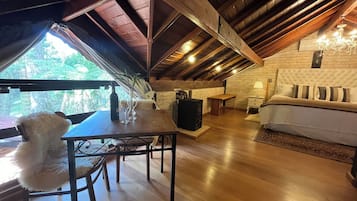 Deluxe Cabin | Living area