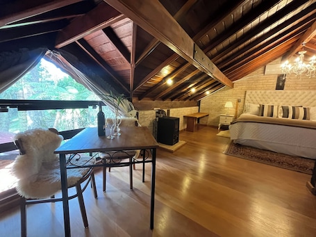 Deluxe Cabin | Living area