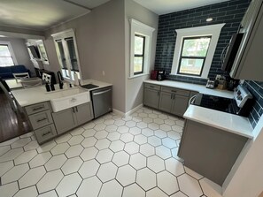 Micro-ondas, fogão, cooktop, lava-louças