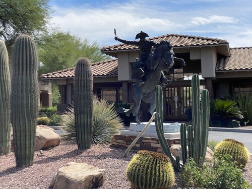 Serene Sonoran Desert Escape