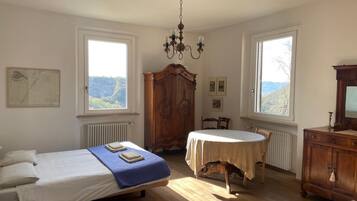 3 bedrooms, WiFi, bed sheets