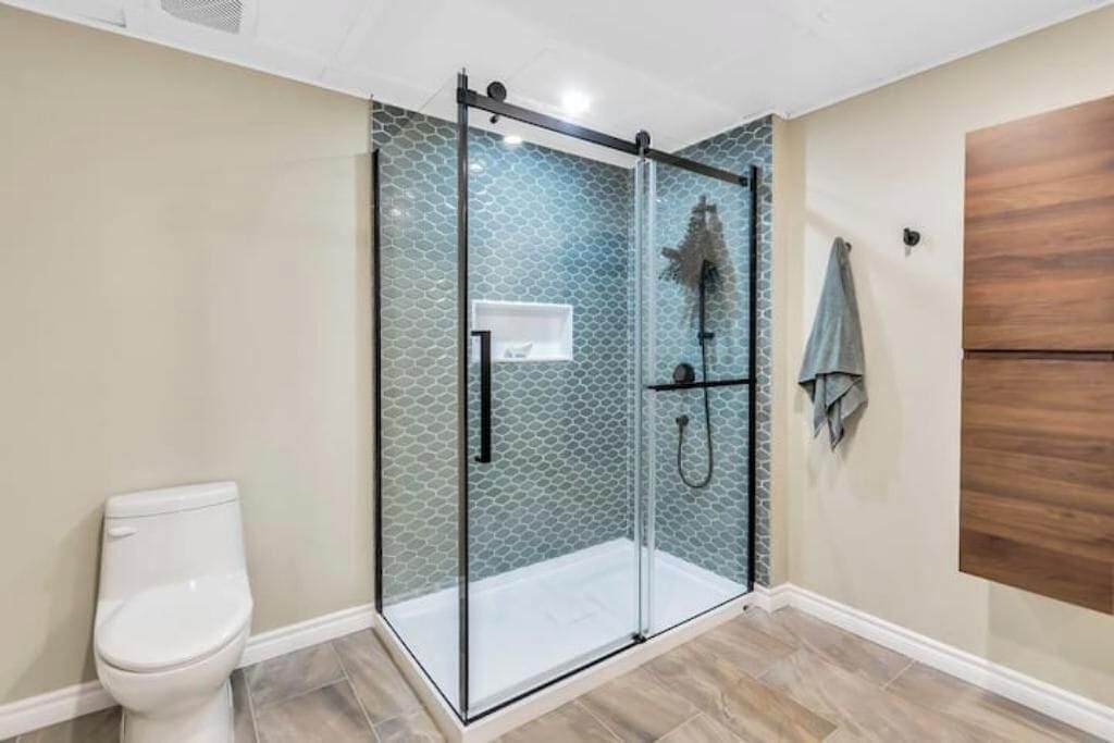 Doccia, asciugacapelli, bidet, asciugamani