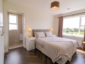 4 bedrooms, individually decorated, individually furnished, free WiFi