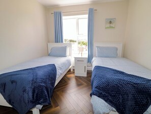 4 habitaciones, decoración personalizada y muebles diferentes 