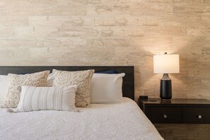 3 bedrooms, desk, iron/ironing board, travel cot - Palm Valley Luxe - Modern, Remodeled, Amazing View (Palm Desert)