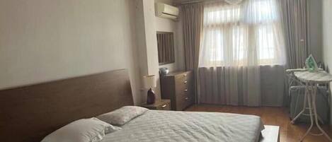 1 habitación, wifi y ropa de cama