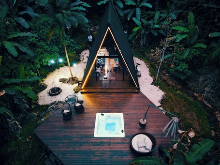 Terrace/patio. Most private chalet in greater Florianópolis
