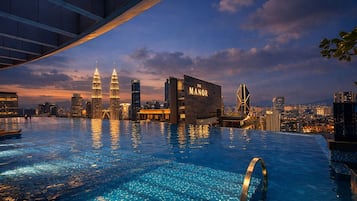 Kolam renang outdoor