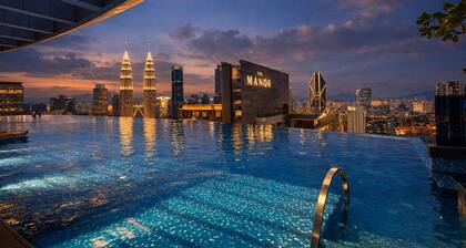 Eaton Residence by crystal