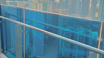 Phòng 3 dành cho gia đình, ban công, quang cảnh thành phố | Ban công