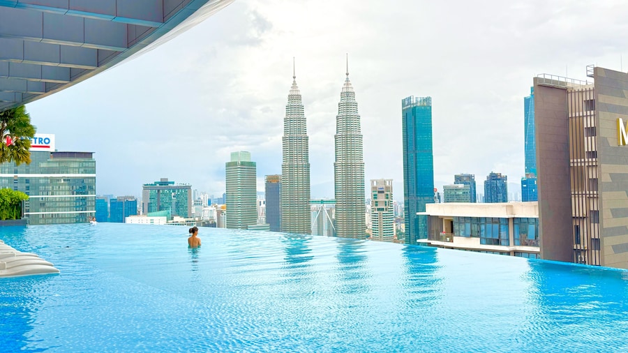 Eaton Residence by crystal