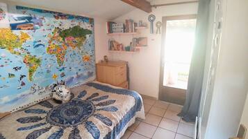 2 chambres, fer et planche à repasser, Wi-Fi, draps fournis