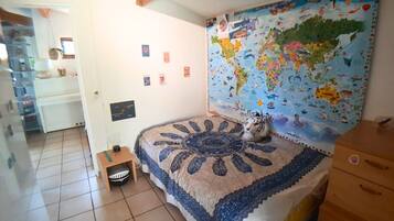 2 habitaciones, tabla de planchar con plancha, wifi y ropa de cama