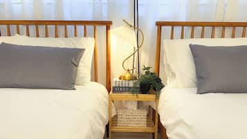Iron/ironing board, WiFi, bed sheets