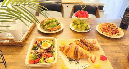 2 mins subway St./Gangnam.Hongdae 30 mins/Family-sized studio/Long term Discount