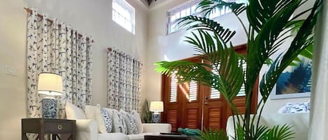 House, 4 Bedrooms, Private Pool, Garden View | Ruang tamu